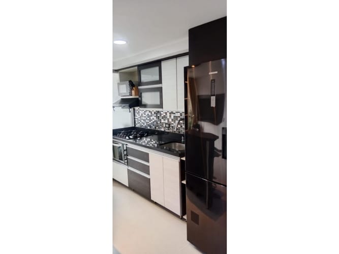 Apartamento de 3 alcobas en venta en Entreamigos, Sabaneta, 72 m² · foto 3 de 13