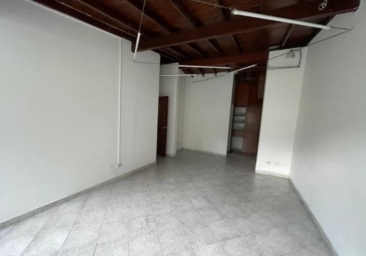 Casa de 10 alcobas en arriendo en Patio Bonito, Medellín, 353 m² · foto 7 de 21