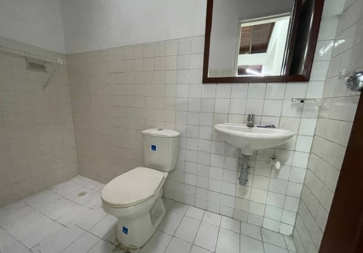 Casa de 10 alcobas en arriendo en Patio Bonito, Medellín, 353 m² · foto 9 de 21