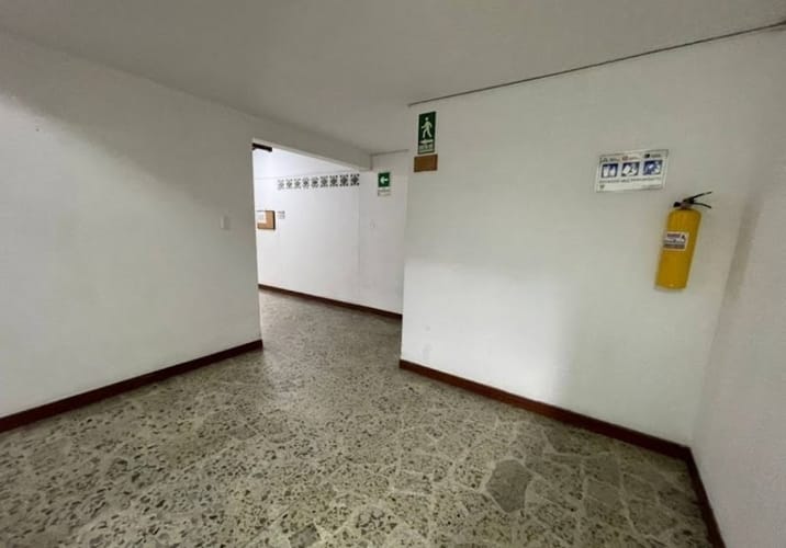 Casa de 10 alcobas en arriendo en Patio Bonito, Medellín, 353 m² · foto 17 de 21
