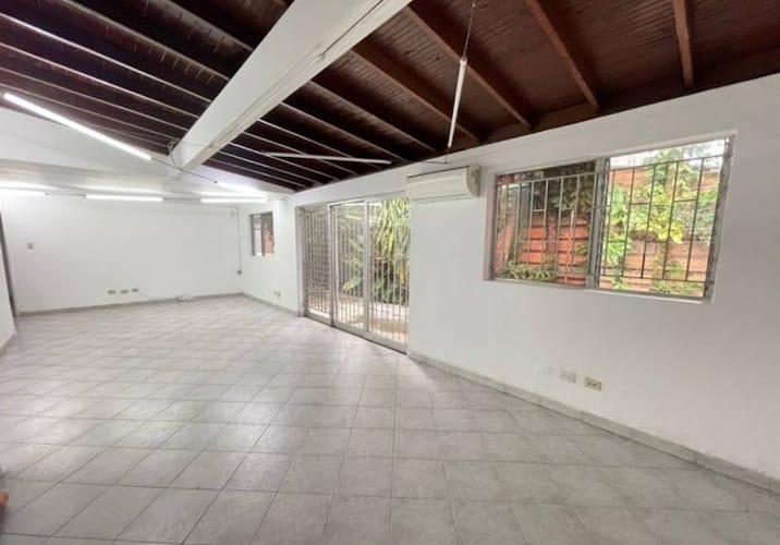 Casa de 10 alcobas en arriendo en Patio Bonito, Medellín, 353 m² · foto 20 de 21