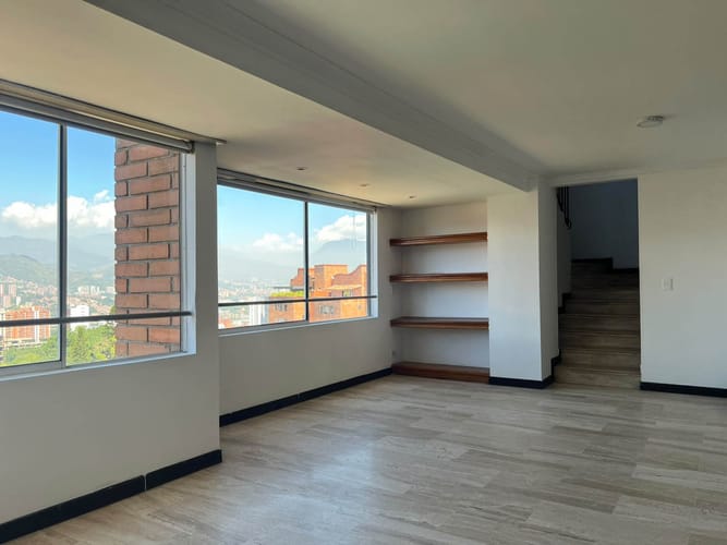 Apartamento de 3 alcobas en arriendo en El Poblado, Medellín, 168 m² · foto 2 de 19