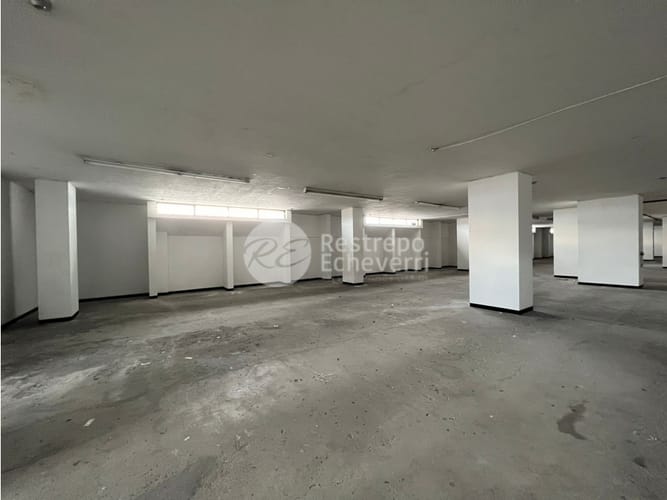 Bodega en venta en El Centro, Manizales, 830 m² · foto 6 de 10