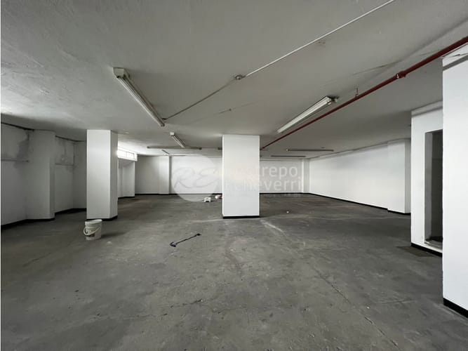 Bodega en venta en El Centro, Manizales, 830 m² · foto 8 de 10