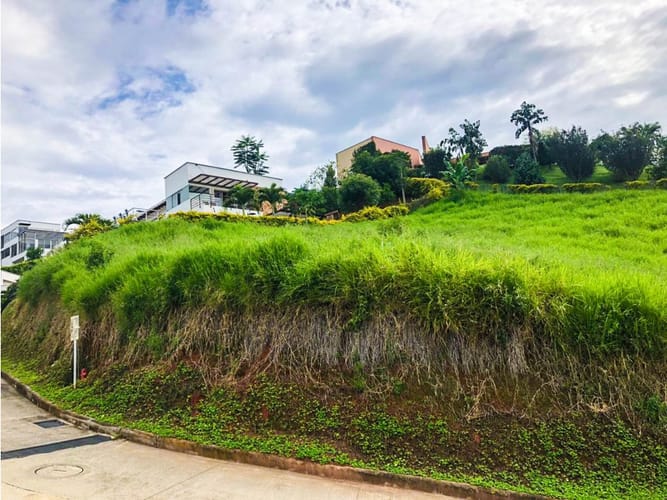 Lote en venta en San Bernardo Del Viento, Manizales, 1833 m² · foto 2 de 8