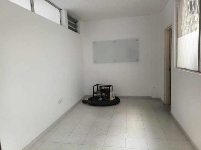 Oficina en arriendo en San Vicente, Cali, 47 m² · foto 2 de 12
