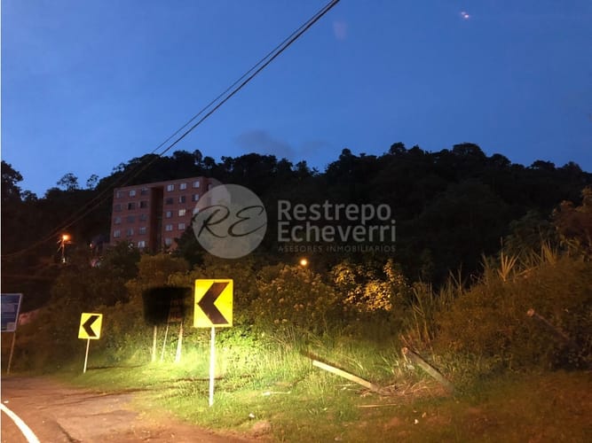 Lote en venta en Estación Uribe, Manizales, 3256 m² · foto 5 de 6
