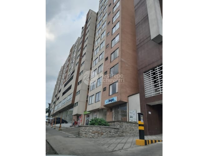 Local en venta en Avenida Kevin Angel, Manizales, 147 m² · foto 2 de 3