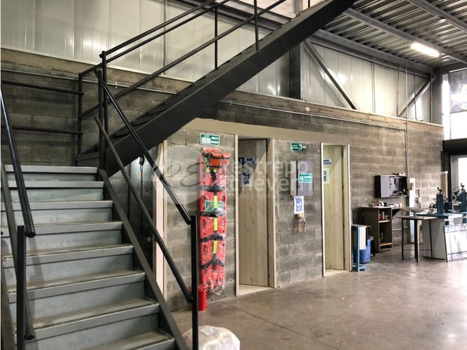 Bodega en venta en El Estanquillo Bajo, Dosquebradas, 250 m² · foto 4 de 13