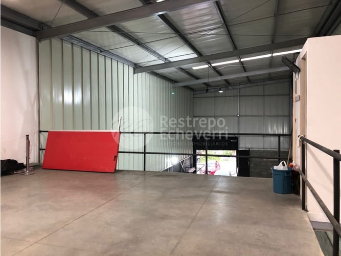Bodega en venta en El Estanquillo Bajo, Dosquebradas, 250 m² · foto 9 de 13