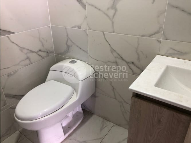 Bodega en venta en El Estanquillo Bajo, Dosquebradas, 250 m² · foto 10 de 13