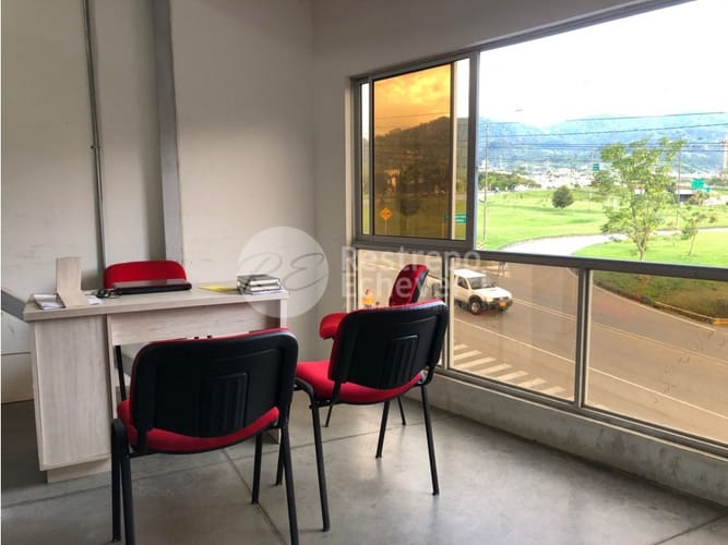 Bodega en venta en El Estanquillo Bajo, Dosquebradas, 250 m² · foto 12 de 13