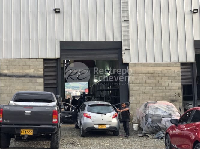 Bodega en venta en El Estanquillo Bajo, Dosquebradas, 250 m² · foto 13 de 13