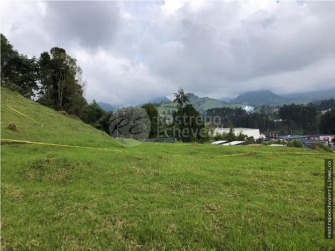 Lote en venta en Alhambra, Manizales, 970 m² · foto 2 de 4