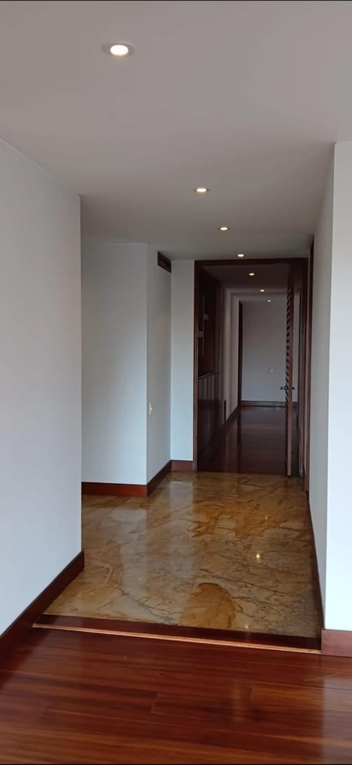 Apartamento de 4 alcobas en arriendo en Chicó Reservado, Bogotá, 286 m² · foto 4 de 24