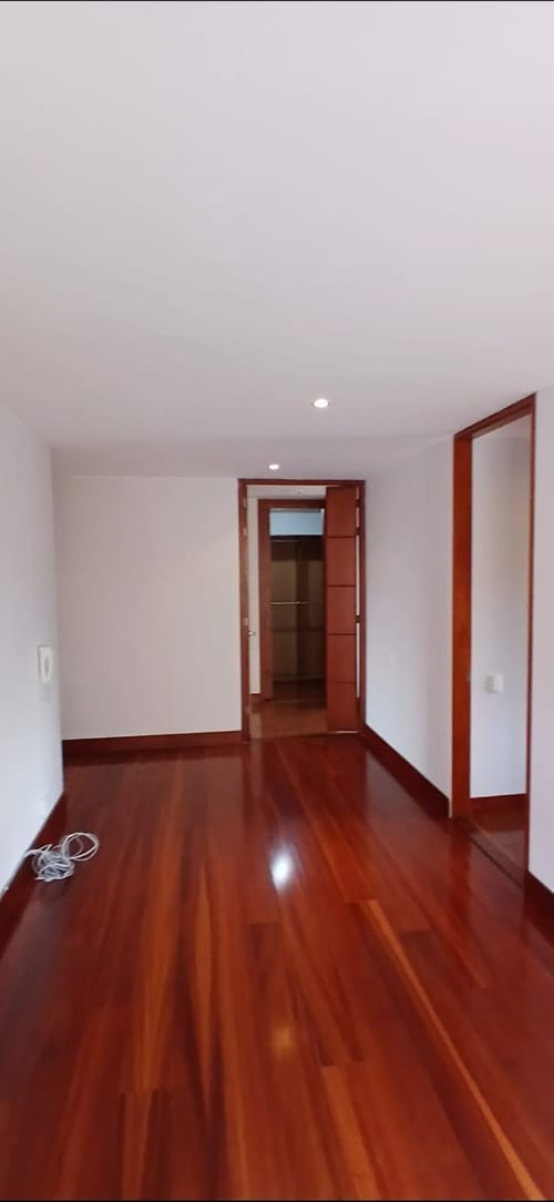Apartamento de 4 alcobas en arriendo en Chicó Reservado, Bogotá, 286 m² · foto 15 de 24