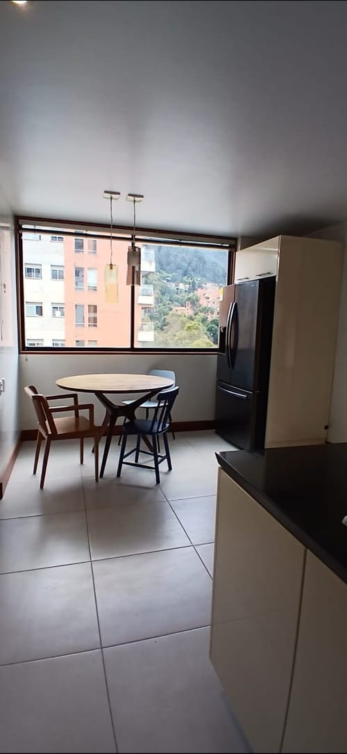 Apartamento de 4 alcobas en arriendo en Chicó Reservado, Bogotá, 286 m² · foto 22 de 24