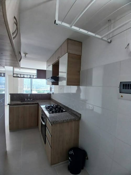 Apartamento de 3 alcobas en arriendo en Palomitas Del Progreso, Floridablanca, 86 m² · foto 4 de 24