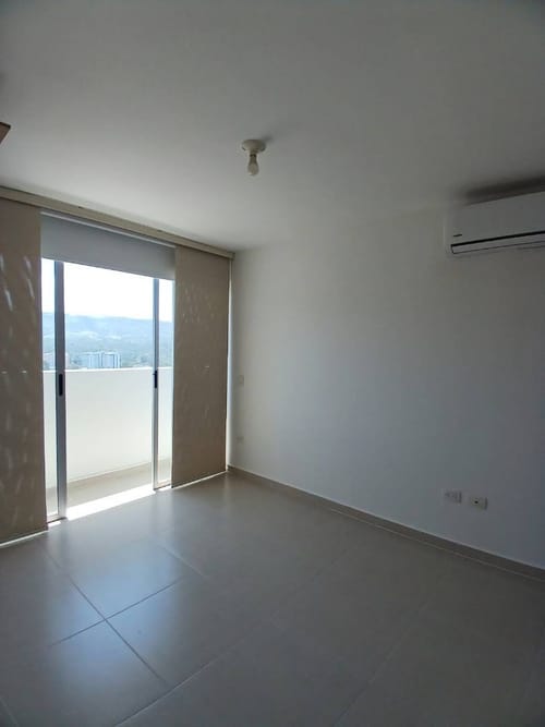 Apartamento de 3 alcobas en arriendo en Palomitas Del Progreso, Floridablanca, 86 m² · foto 10 de 24