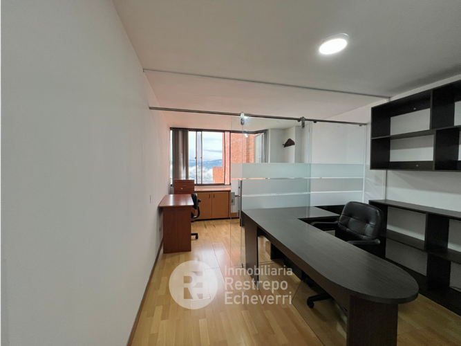 Oficina en arriendo en El Centro, Manizales, 20 m² · foto 2 de 8