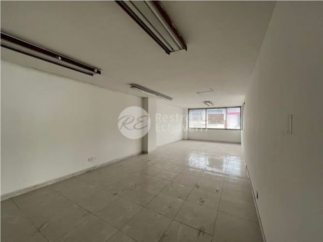 Bodega en arriendo en El Centro, Manizales, 706 m² · foto 7 de 9