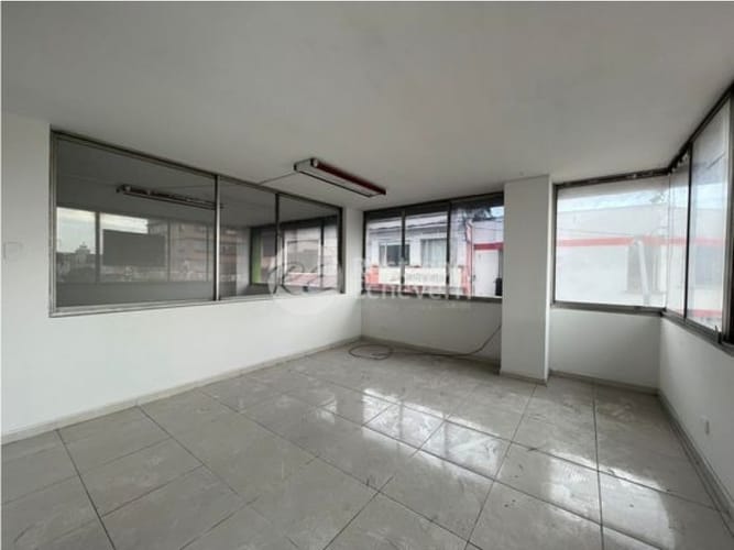 Bodega en arriendo en El Centro, Manizales, 706 m² · foto 8 de 9