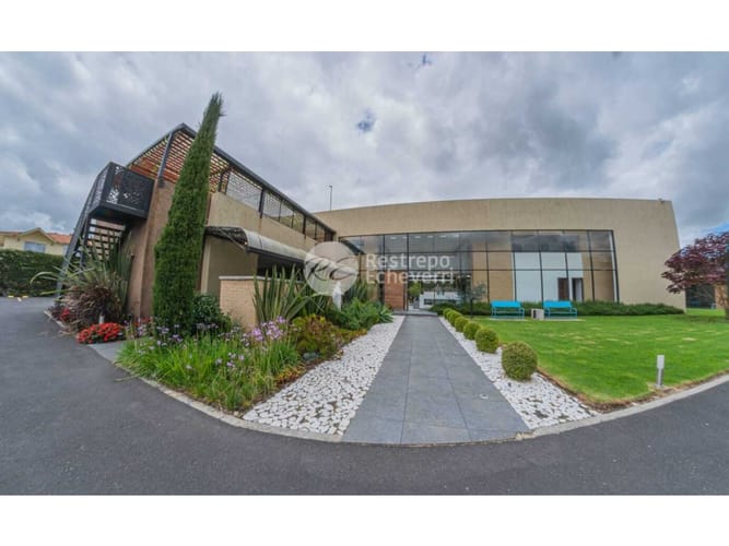 Casa de 5 alcobas en venta en Delicias Norte, Chía, 750 m² · foto 2 de 24
