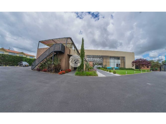 Casa de 5 alcobas en venta en Delicias Norte, Chía, 750 m² · foto 3 de 24
