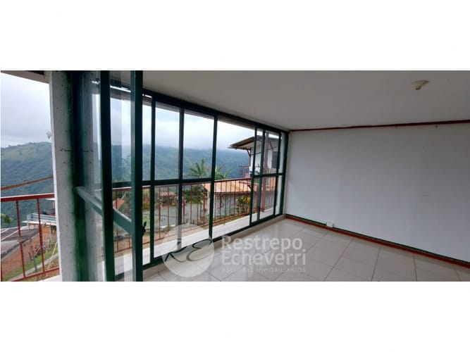 Finca en venta en Alto Bonito, Manizales, 1780 m² · foto 2 de 16