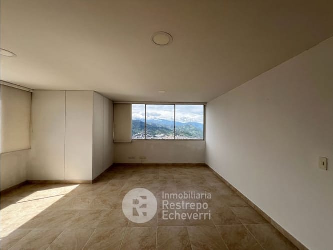 Oficina en venta en El Centro, Manizales, 40 m² · foto 2 de 10