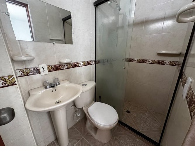 Casa de 5 alcobas en arriendo en Granada, Medellín, 200 m² · foto 19 de 24