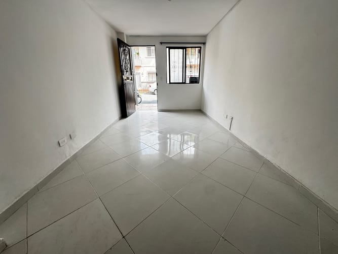 Casa de 5 alcobas en arriendo en Granada, Medellín, 200 m² · foto 4 de 24
