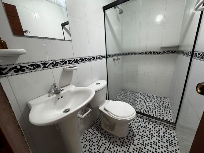 Casa de 5 alcobas en arriendo en Granada, Medellín, 200 m² · foto 17 de 24