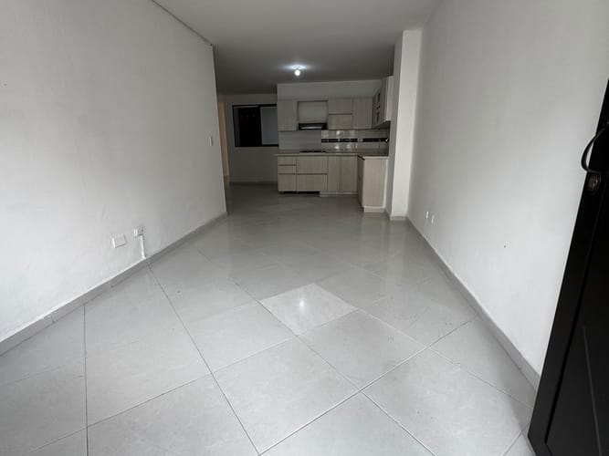 Casa de 5 alcobas en arriendo en Granada, Medellín, 200 m² · foto 2 de 24