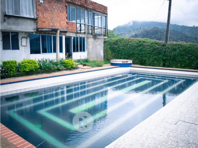 Finca en venta en La Cabaña, Manizales, 493 m² · foto 2 de 21