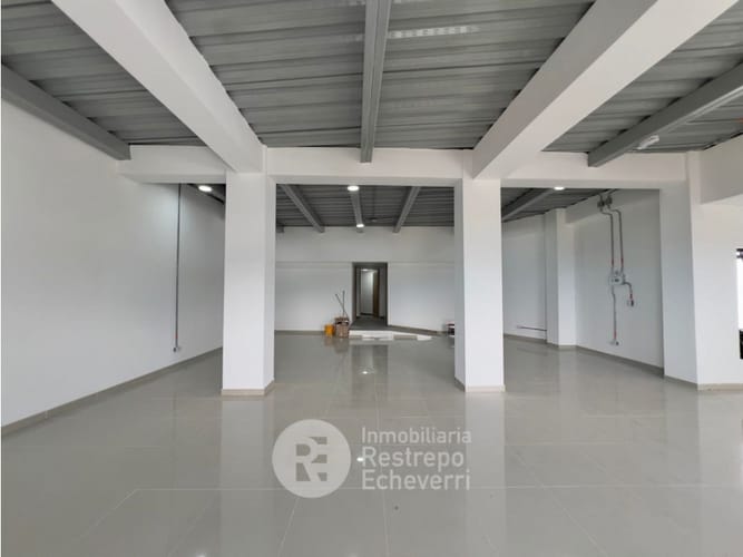 Local en arriendo en Avenida Santander, Manizales, 467 m² · foto 2 de 16