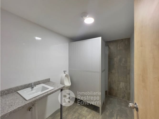 Local en arriendo en Avenida Santander, Manizales, 467 m² · foto 6 de 16