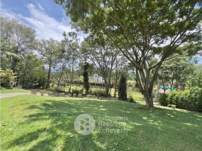 Lote en venta en La Manuela, Manizales, 1525 m² · foto 2 de 4