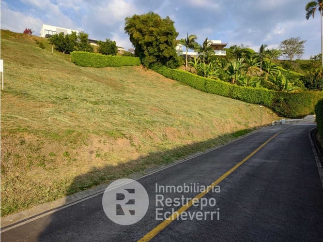 Lote en venta en El Rosario, Manizales · foto 2 de 3