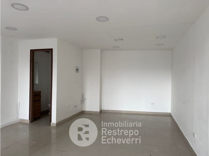 Local en venta en Guayacanes, Manizales, 32 m² · foto 3 de 3