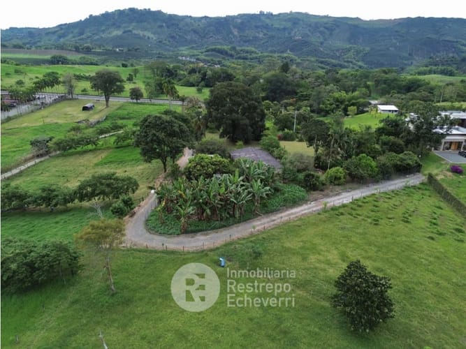 Lote en venta en El Rosario, Manizales, 68755 m² · foto 4 de 7