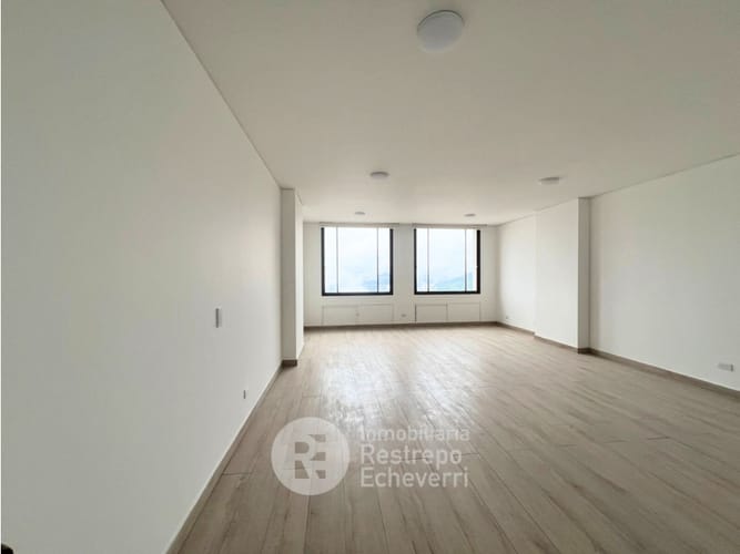 Oficina en venta en El Centro, Manizales, 40 m² · foto 2 de 7