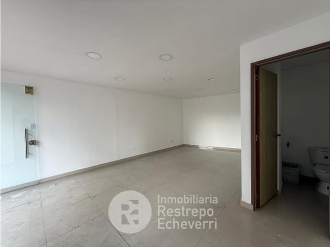 Local en venta en Guayacanes, Manizales, 32 m² · foto 4 de 4