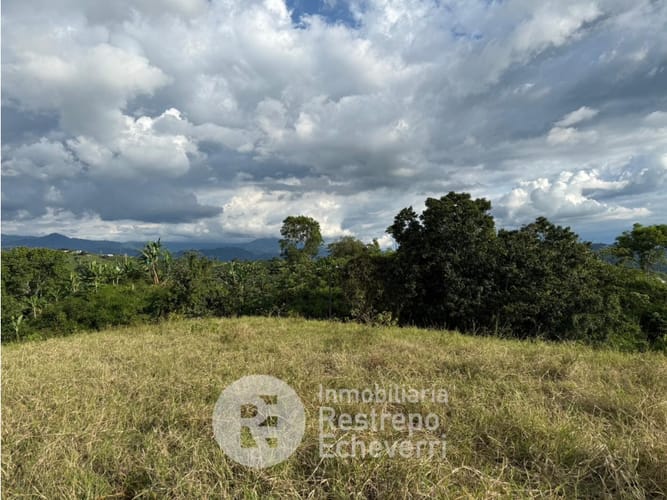 Lote en venta en La Cabaña, Manizales, 10720 m² · foto 2 de 6