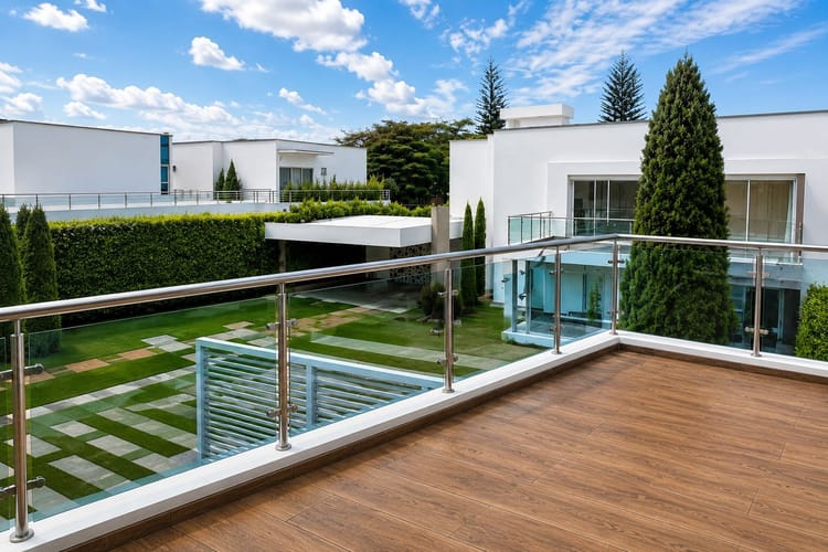 Casa de 8 alcobas en venta en Cali, 600 m² · foto 3 de 19