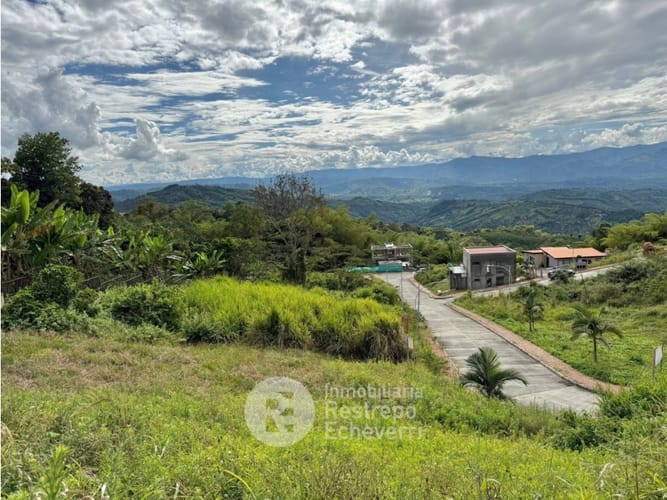 Lote en venta en La Cabaña, Manizales, 877 m² · foto 3 de 3