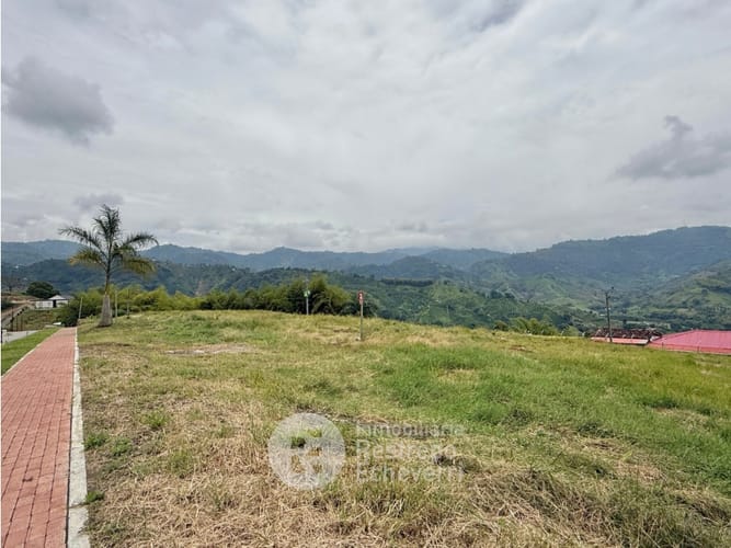 Lote en venta en La Trinidad, Manizales, 1731 m² · foto 3 de 14