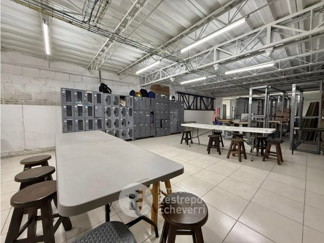 Bodega en arriendo en El Campin, Manizales, 1000 m² · foto 5 de 12