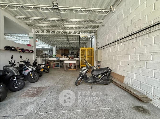Bodega en arriendo en El Campin, Manizales, 1000 m² · foto 7 de 12