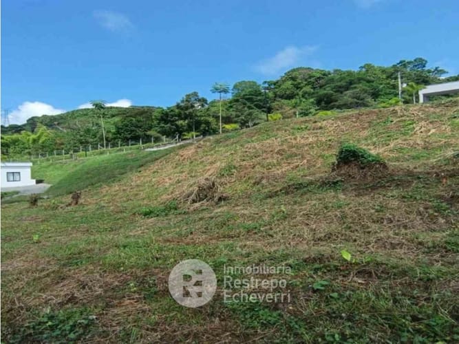 Lote en venta en El Rosario, Manizales, 2665 m² · foto 2 de 14